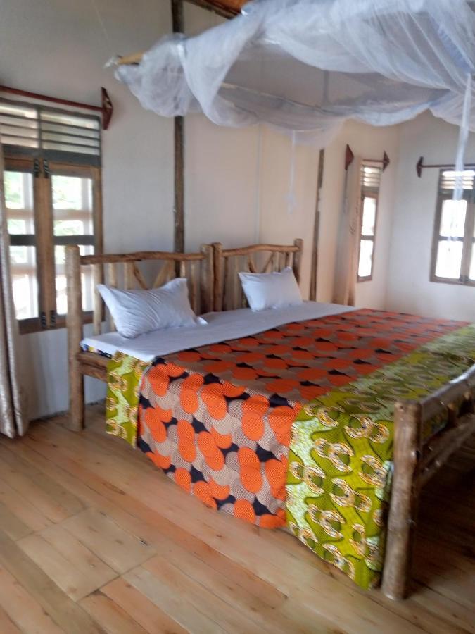 Tembo Safari Lodge Katunguru Exterior photo