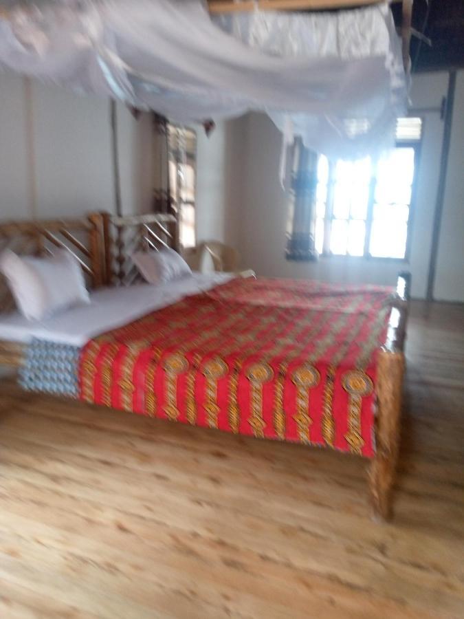 Tembo Safari Lodge Katunguru Exterior photo