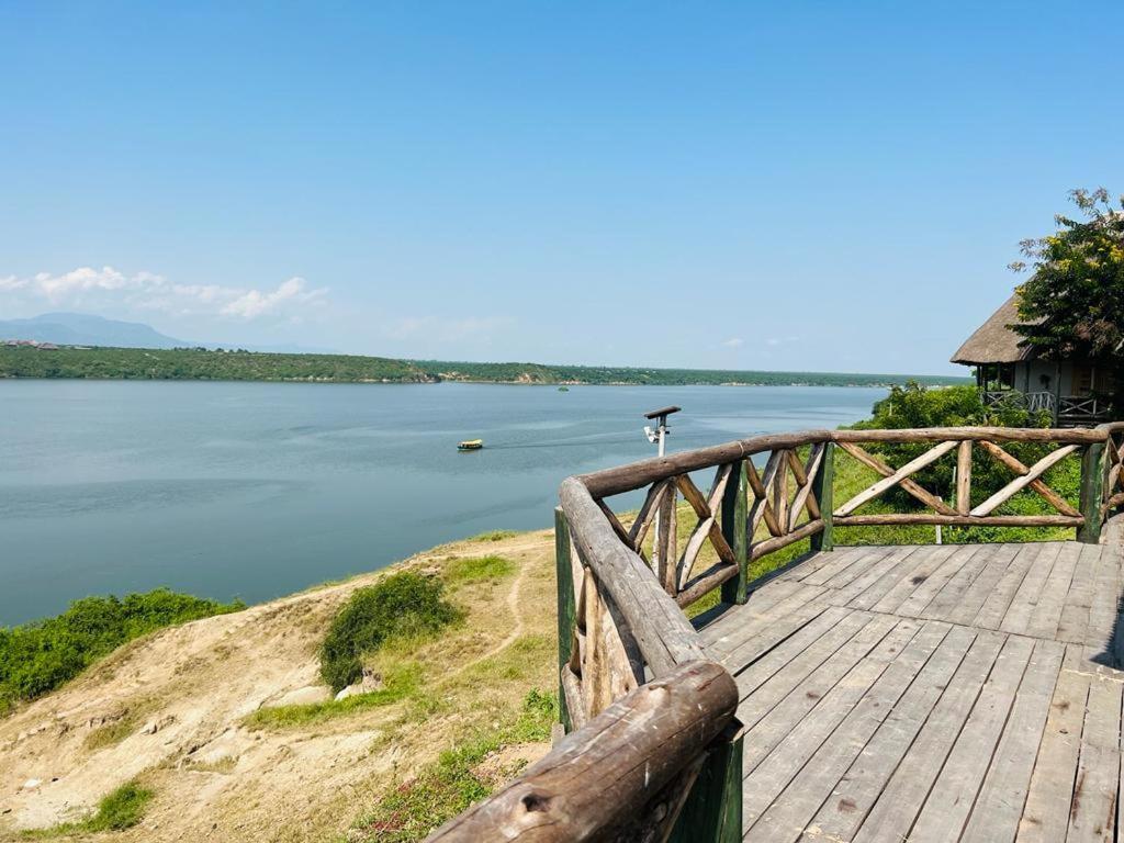 Tembo Safari Lodge Katunguru Exterior photo