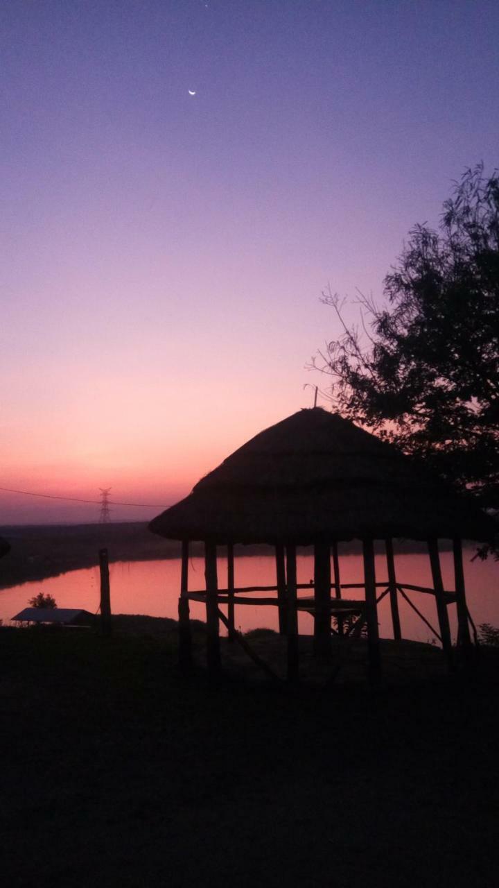 Tembo Safari Lodge Katunguru Exterior photo